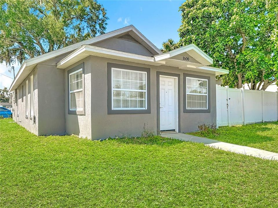 For Sale: $318,000 (3 beds, 1 baths, 1364 Square Feet)