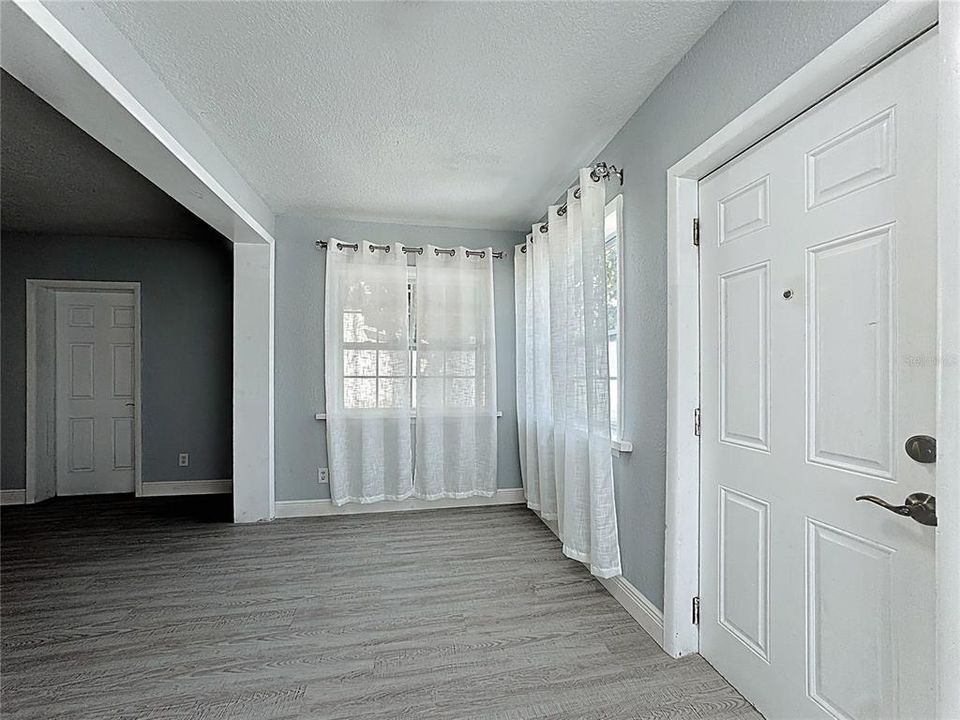 For Sale: $318,000 (3 beds, 1 baths, 1364 Square Feet)