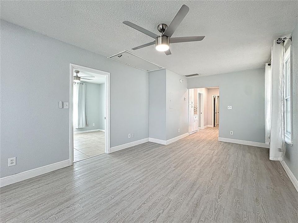 For Sale: $318,000 (3 beds, 1 baths, 1364 Square Feet)