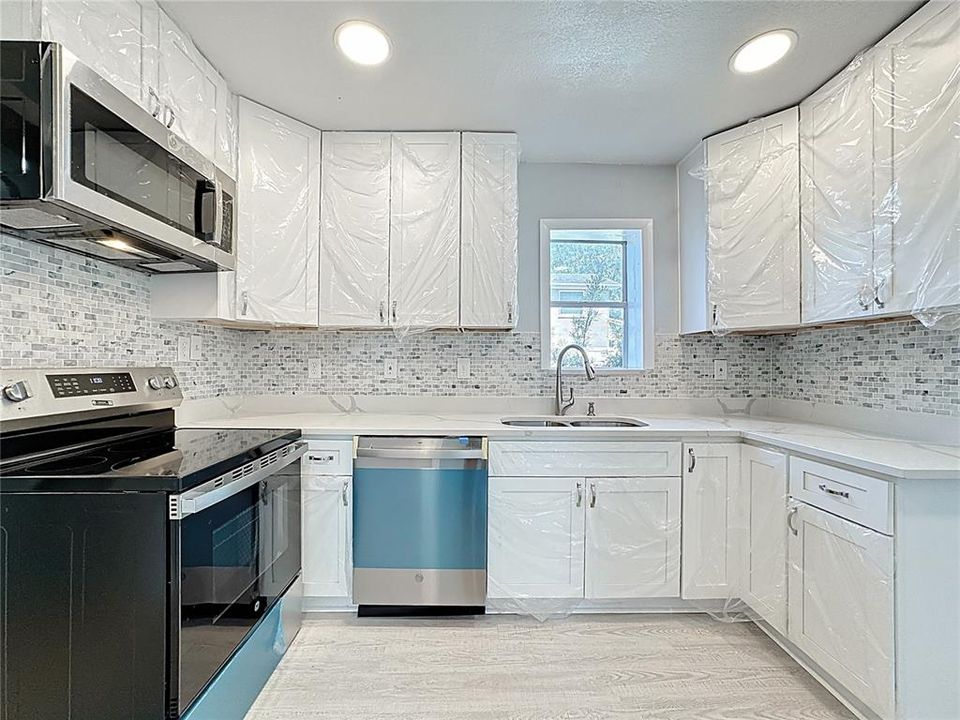 For Sale: $318,000 (3 beds, 1 baths, 1364 Square Feet)