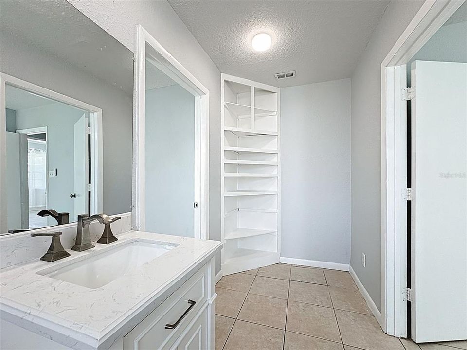 For Sale: $318,000 (3 beds, 1 baths, 1364 Square Feet)