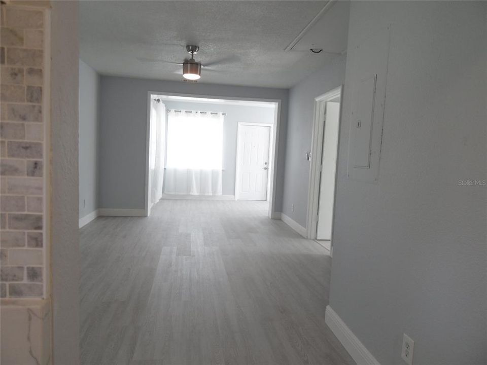 For Sale: $318,000 (3 beds, 1 baths, 1364 Square Feet)