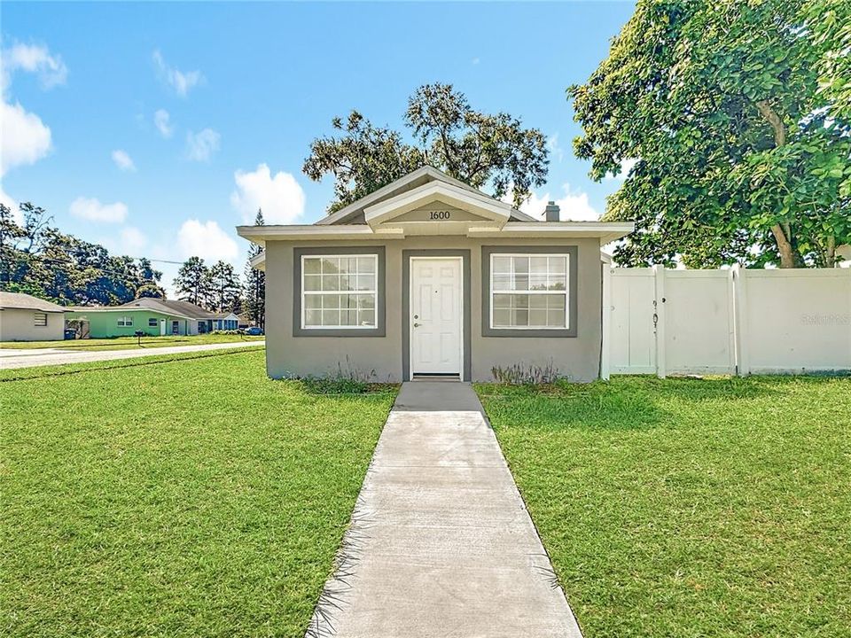 For Sale: $318,000 (3 beds, 1 baths, 1364 Square Feet)