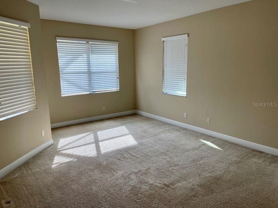 出租: $4,250 (4 贝兹, 4 浴室, 3601 平方英尺)