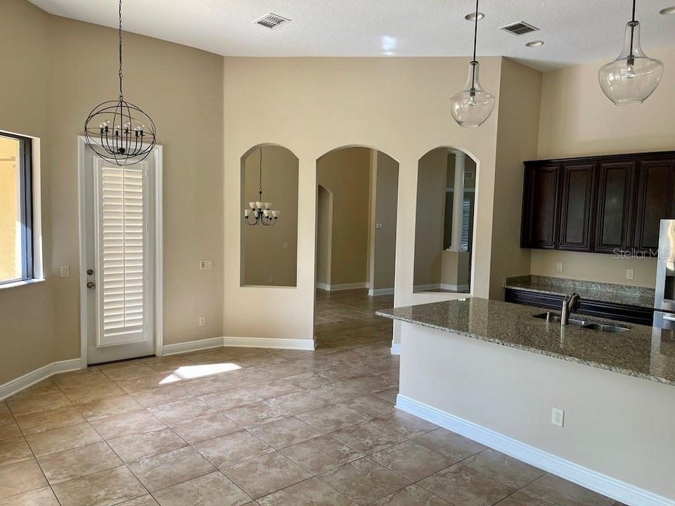 出租: $4,250 (4 贝兹, 4 浴室, 3601 平方英尺)