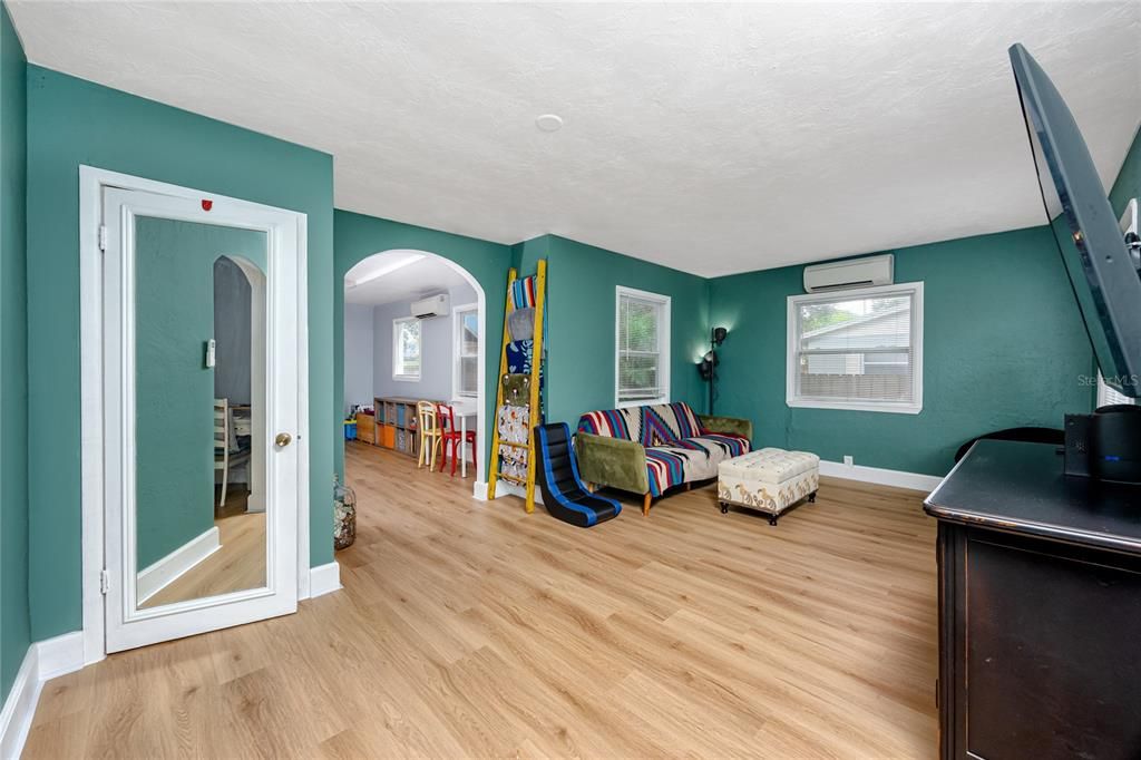 For Sale: $599,900 (4 beds, 0 baths, 2724 Square Feet)