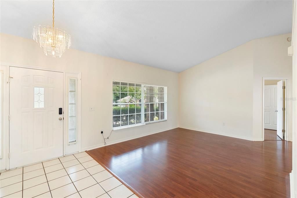 На продажу: $395,000 (4 спален, 3 ванн, 2095 Квадратных фут)