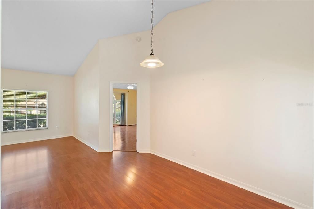 На продажу: $395,000 (4 спален, 3 ванн, 2095 Квадратных фут)