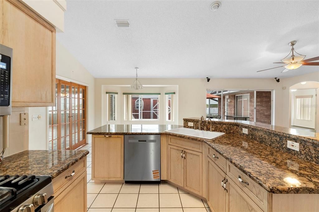 На продажу: $395,000 (4 спален, 3 ванн, 2095 Квадратных фут)