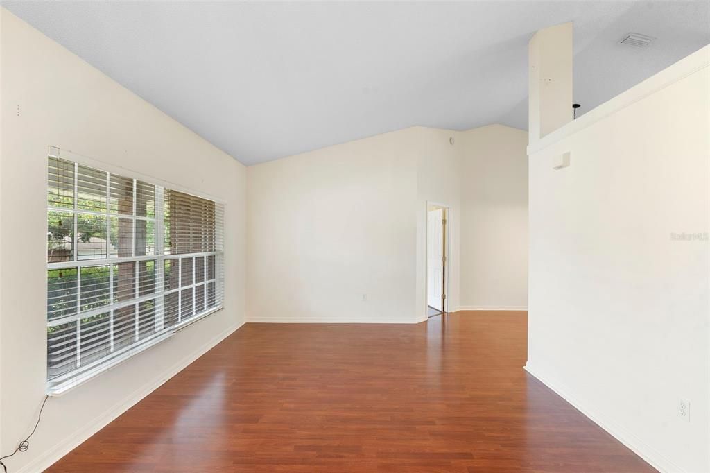 На продажу: $395,000 (4 спален, 3 ванн, 2095 Квадратных фут)