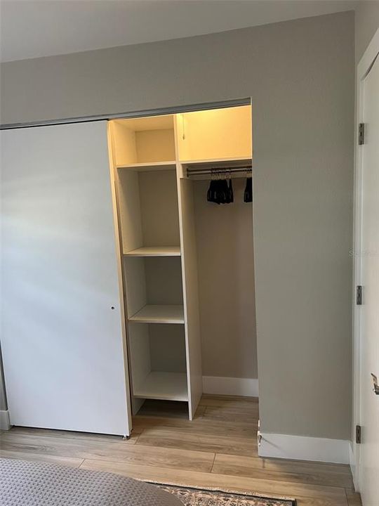 待售: $850,000 (6 贝兹, 0 浴室, 2380 平方英尺)