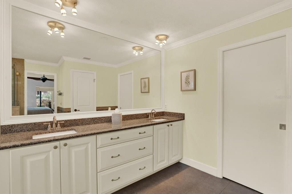 For Sale: $560,000 (3 beds, 2 baths, 2050 Square Feet)