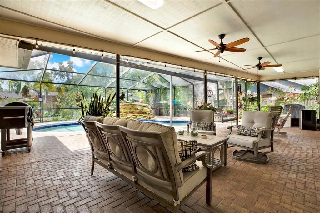 For Sale: $560,000 (3 beds, 2 baths, 2050 Square Feet)