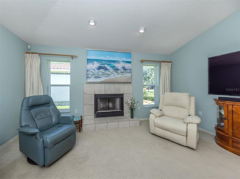 Active With Contract: $1,350,000 (3 beds, 2 baths, 2376 Square Feet)