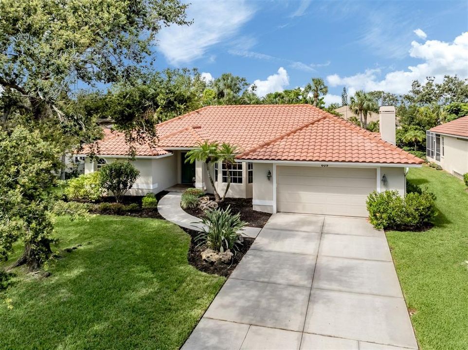 Active With Contract: $1,350,000 (3 beds, 2 baths, 2376 Square Feet)