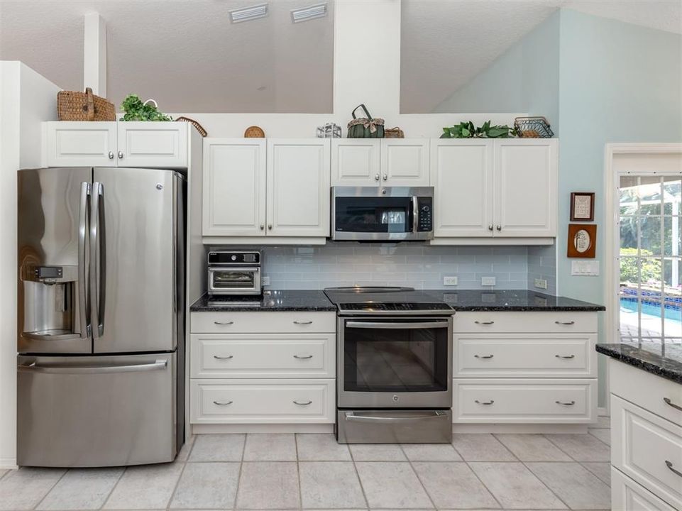 Active With Contract: $1,350,000 (3 beds, 2 baths, 2376 Square Feet)