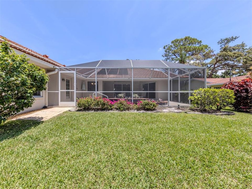 Active With Contract: $1,350,000 (3 beds, 2 baths, 2376 Square Feet)