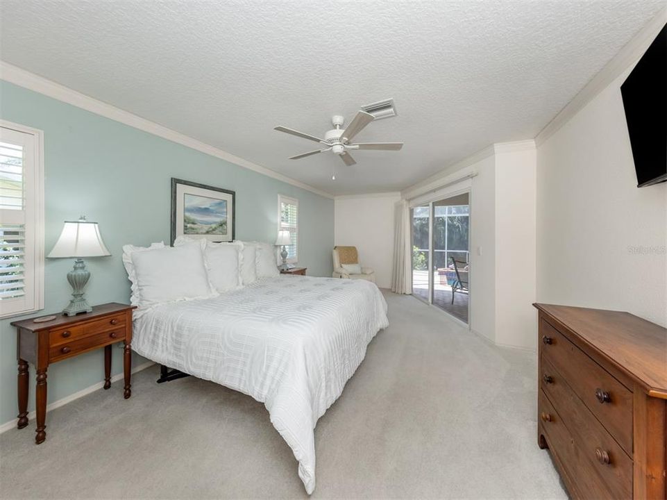 Active With Contract: $1,350,000 (3 beds, 2 baths, 2376 Square Feet)