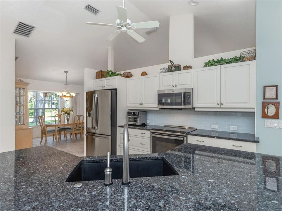 Active With Contract: $1,350,000 (3 beds, 2 baths, 2376 Square Feet)