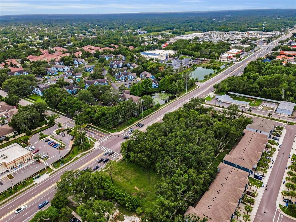 На продажу: $350,000 (0.68 acres)