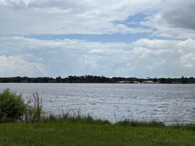 最近售出: $360,000 (3 贝兹, 2 浴室, 1762 平方英尺)