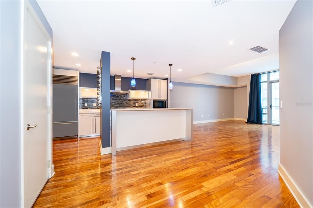 For Sale: $425,000 (1 beds, 2 baths, 1150 Square Feet)