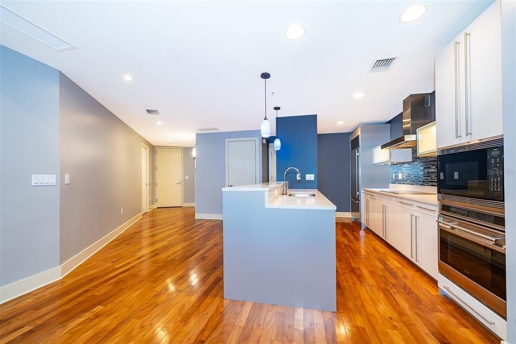 For Sale: $425,000 (1 beds, 2 baths, 1150 Square Feet)