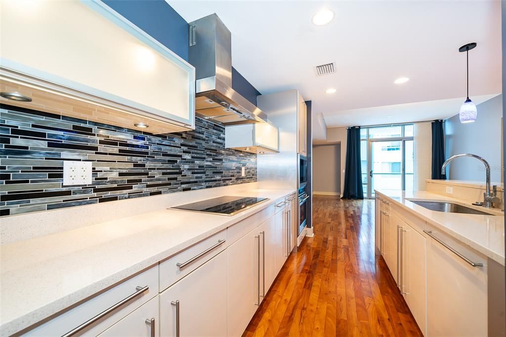 For Sale: $425,000 (1 beds, 2 baths, 1150 Square Feet)