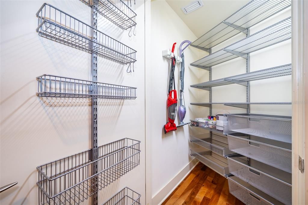 For Sale: $425,000 (1 beds, 2 baths, 1150 Square Feet)