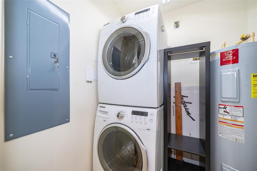 For Sale: $425,000 (1 beds, 2 baths, 1150 Square Feet)