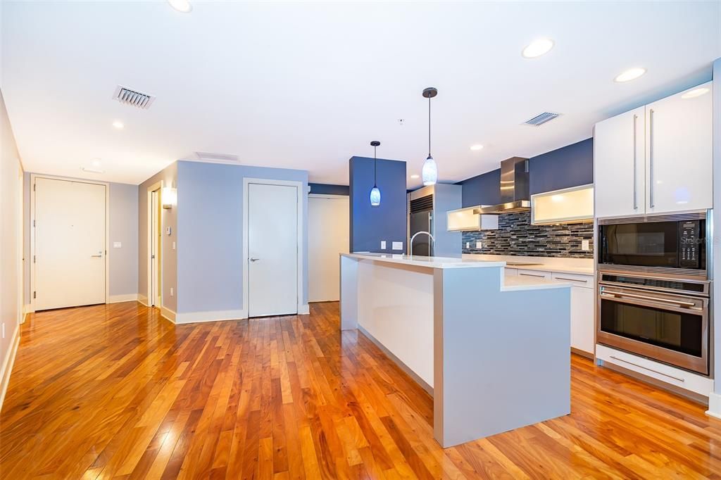 For Sale: $425,000 (1 beds, 2 baths, 1150 Square Feet)