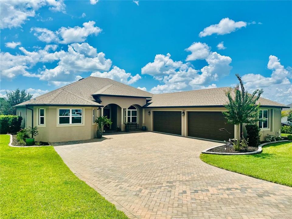 En Venta: $749,500 (4 camas, 3 baños, 3432 Pies cuadrados)