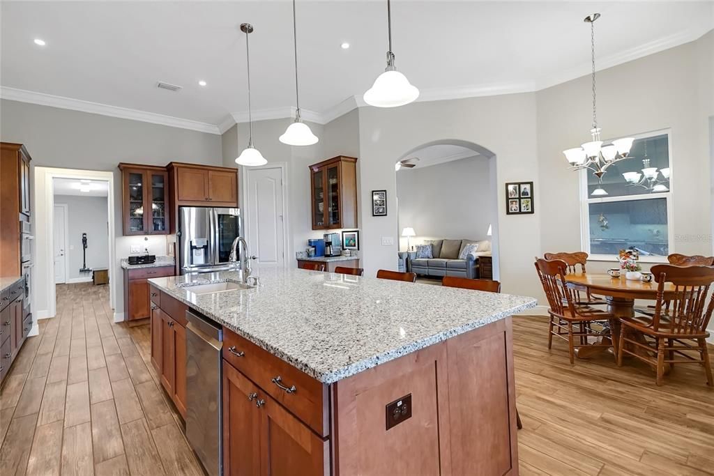 En Venta: $749,500 (4 camas, 3 baños, 3432 Pies cuadrados)