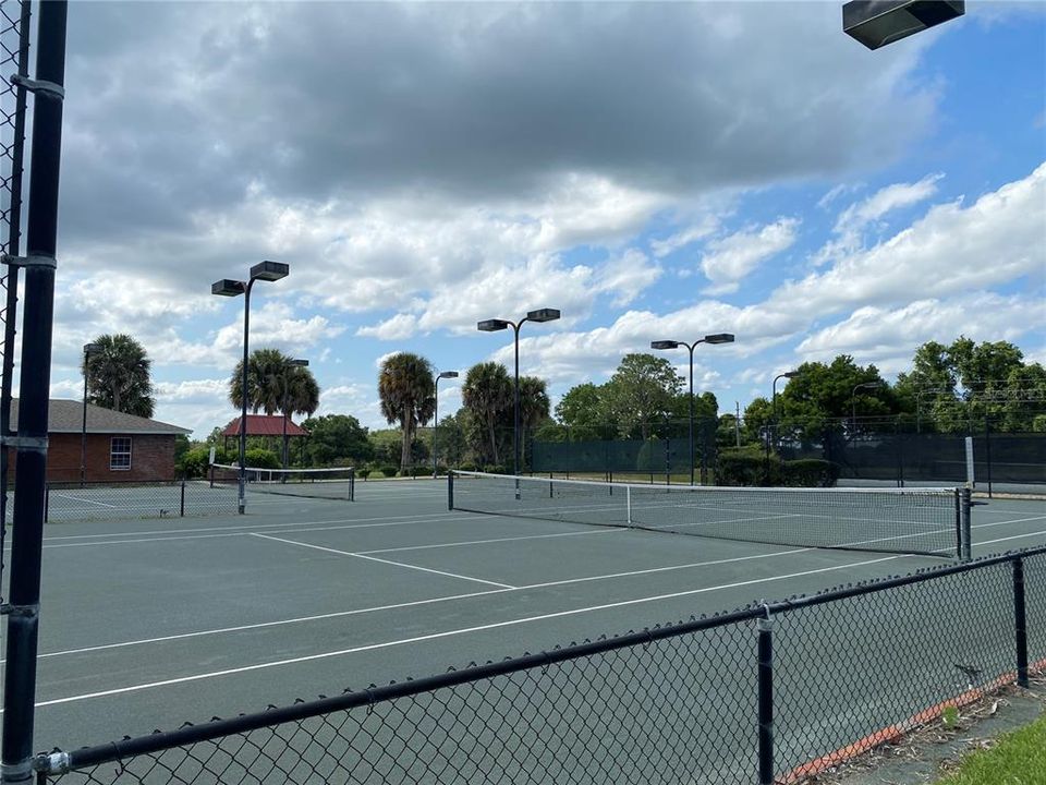 En Venta: $749,500 (4 camas, 3 baños, 3432 Pies cuadrados)