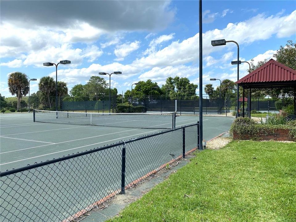 En Venta: $749,500 (4 camas, 3 baños, 3432 Pies cuadrados)