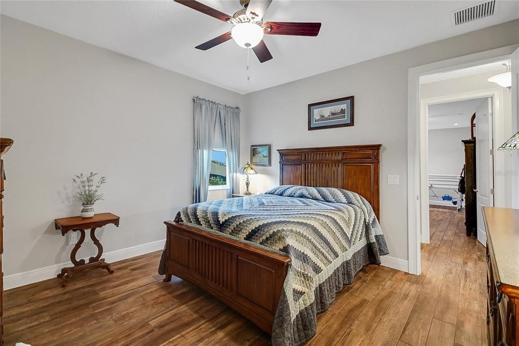 En Venta: $749,500 (4 camas, 3 baños, 3432 Pies cuadrados)