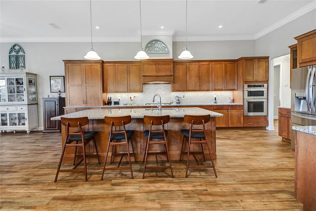 En Venta: $749,500 (4 camas, 3 baños, 3432 Pies cuadrados)