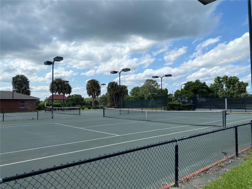 En Venta: $749,500 (4 camas, 3 baños, 3432 Pies cuadrados)