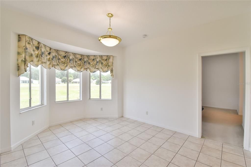 合同活跃: $200,000 (2 贝兹, 2 浴室, 1673 平方英尺)