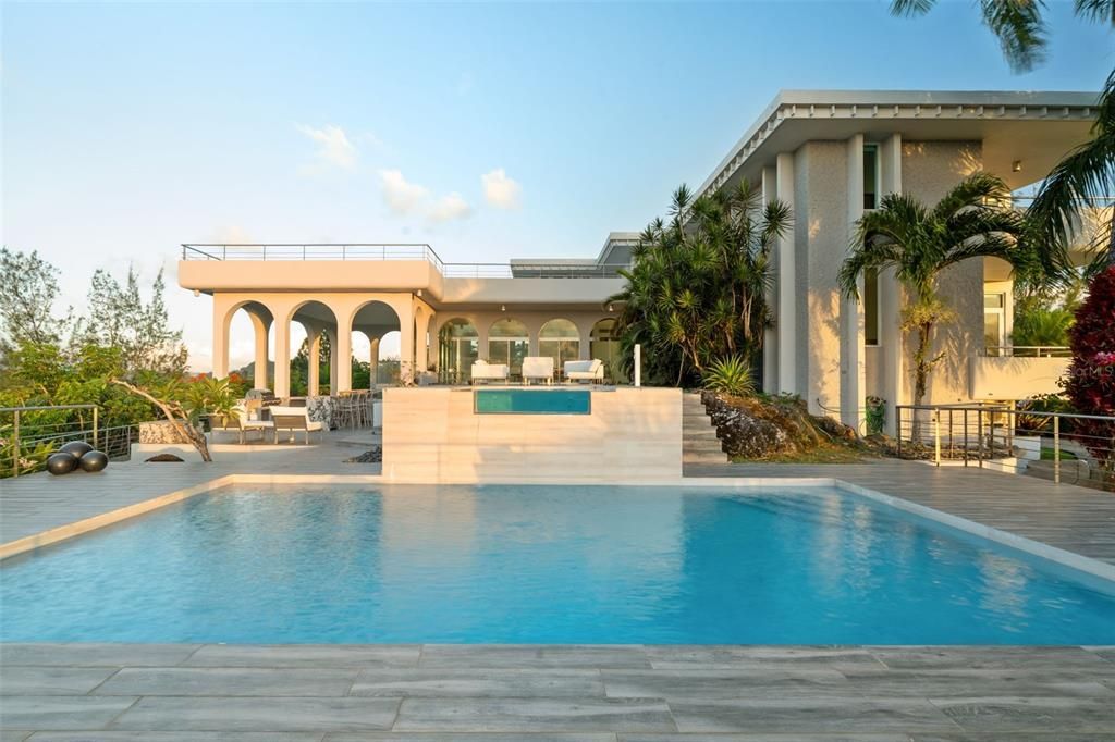 На продажу: $4,400,000 (5 спален, 4 ванн, 5489 Квадратных фут)