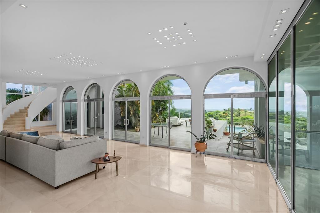 На продажу: $4,400,000 (5 спален, 4 ванн, 5489 Квадратных фут)