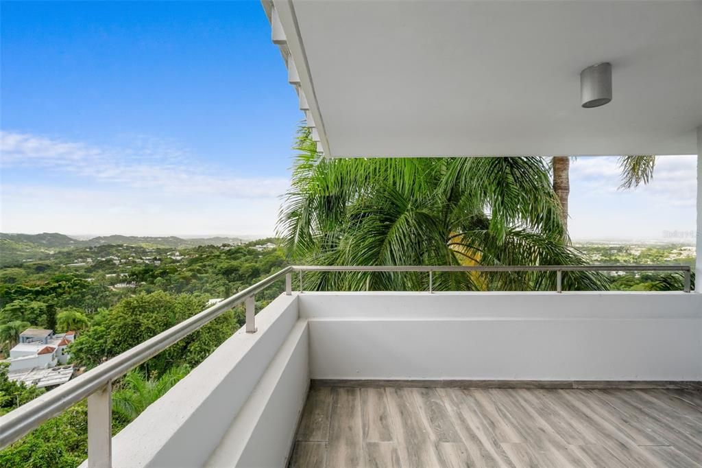 На продажу: $4,400,000 (5 спален, 4 ванн, 5489 Квадратных фут)