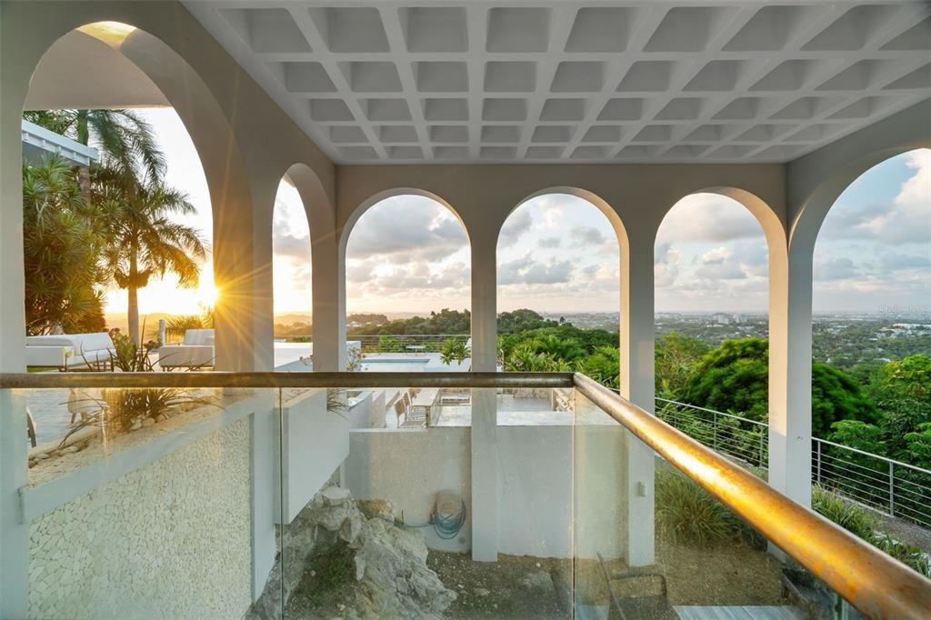 На продажу: $4,400,000 (5 спален, 4 ванн, 5489 Квадратных фут)