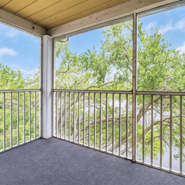 Active With Contract: $1,650 (2 beds, 1 baths, 838 Square Feet)