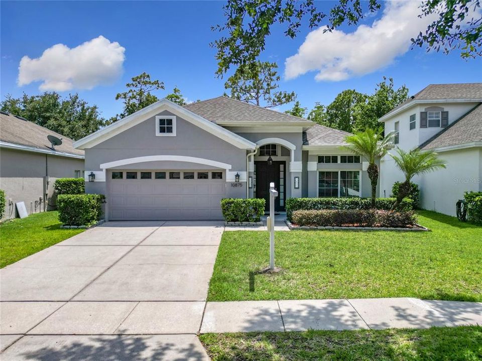 合同活跃: $2,800 (3 贝兹, 2 浴室, 2039 平方英尺)