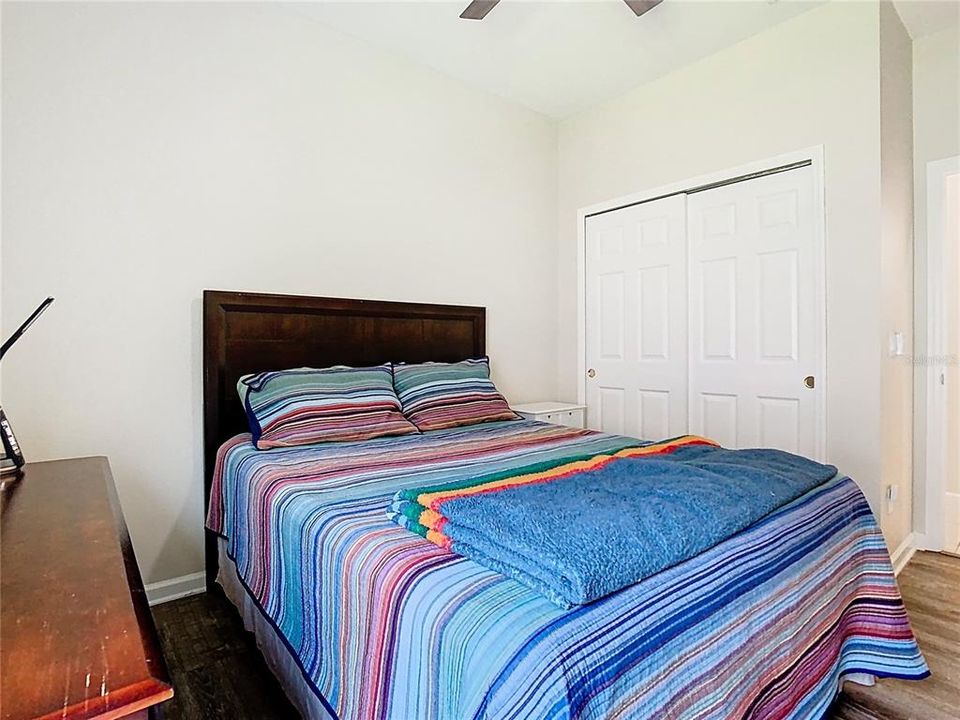 合同活跃: $2,800 (3 贝兹, 2 浴室, 2039 平方英尺)