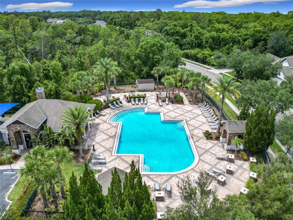 合同活跃: $2,800 (3 贝兹, 2 浴室, 2039 平方英尺)