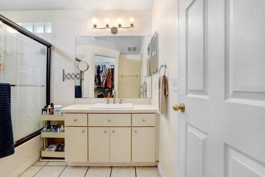 For Sale: $329,900 (3 beds, 2 baths, 1328 Square Feet)