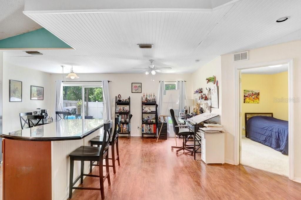 For Sale: $329,900 (3 beds, 2 baths, 1328 Square Feet)