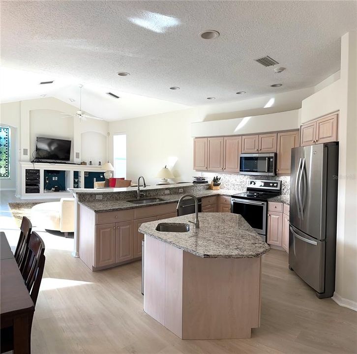 En Renta: $8,500 (3 camas, 2 baños, 2359 Pies cuadrados)